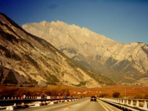 Motorway ins Swiss Alps